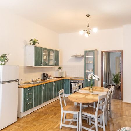 Riverside Balcony Apartment With View To Danube Budapest Extérieur photo