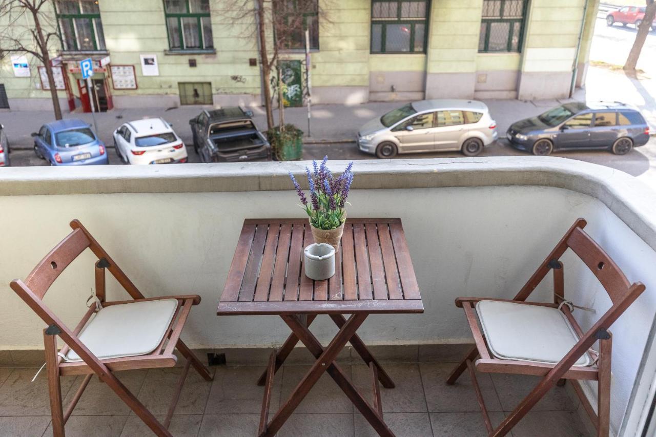 Riverside Balcony Apartment With View To Danube Budapest Extérieur photo