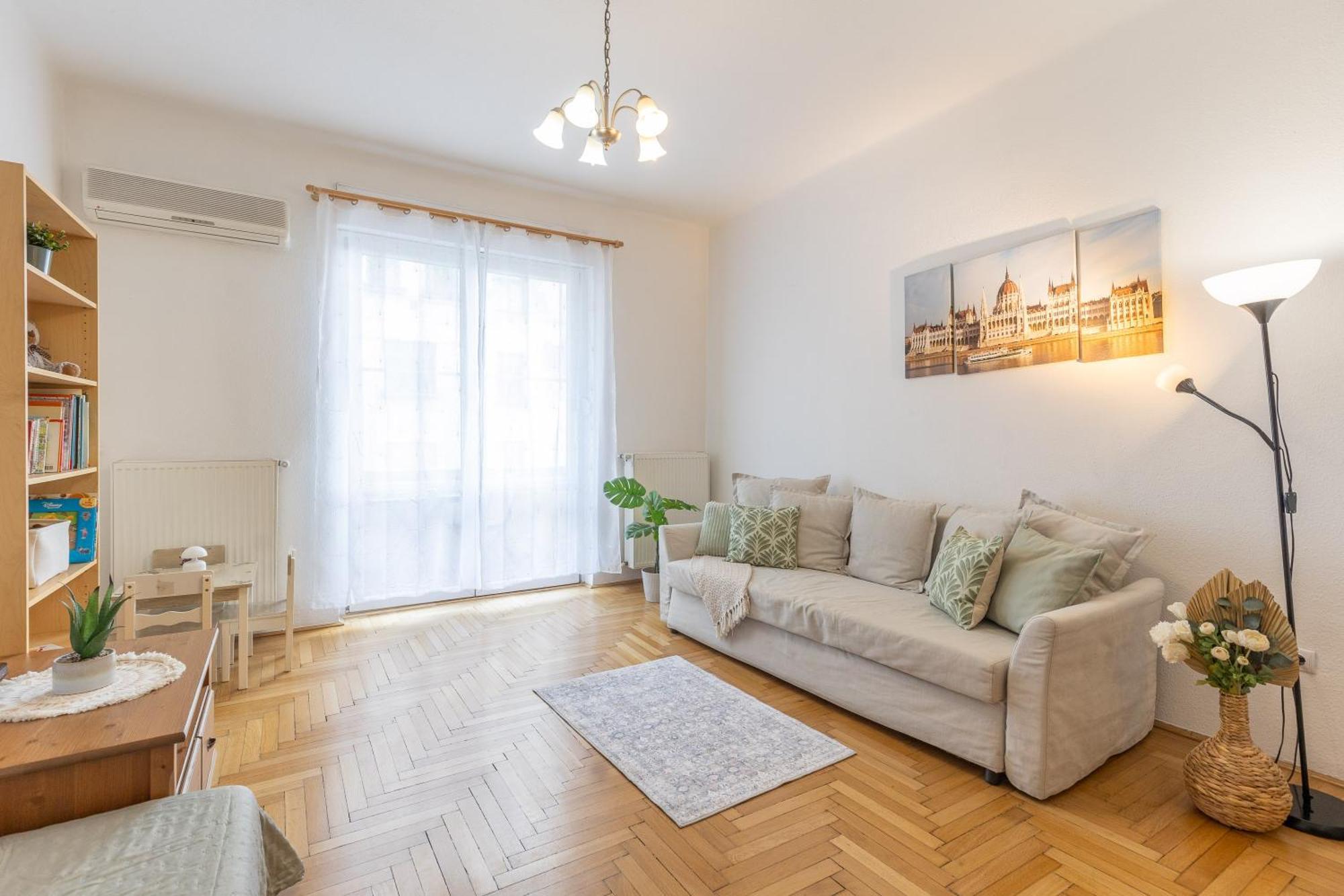 Riverside Balcony Apartment With View To Danube Budapest Extérieur photo