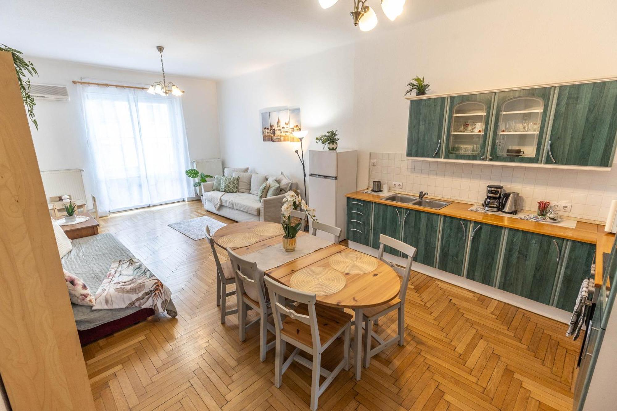 Riverside Balcony Apartment With View To Danube Budapest Extérieur photo