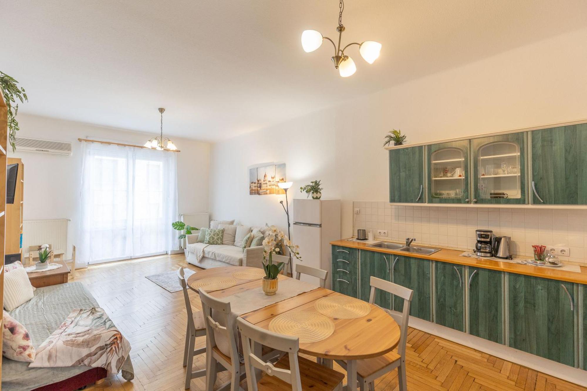 Riverside Balcony Apartment With View To Danube Budapest Extérieur photo